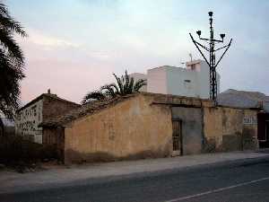 Antigua construcci�n junto a venta El Ventorrillo 